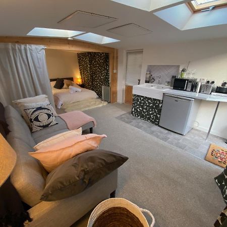 The Dragonfly Bnb, Glastonbury Ngoại thất bức ảnh
