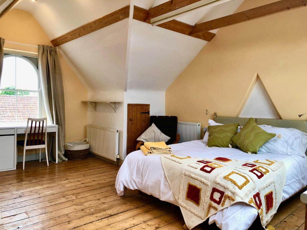 The Dragonfly Bnb, Glastonbury Ngoại thất bức ảnh