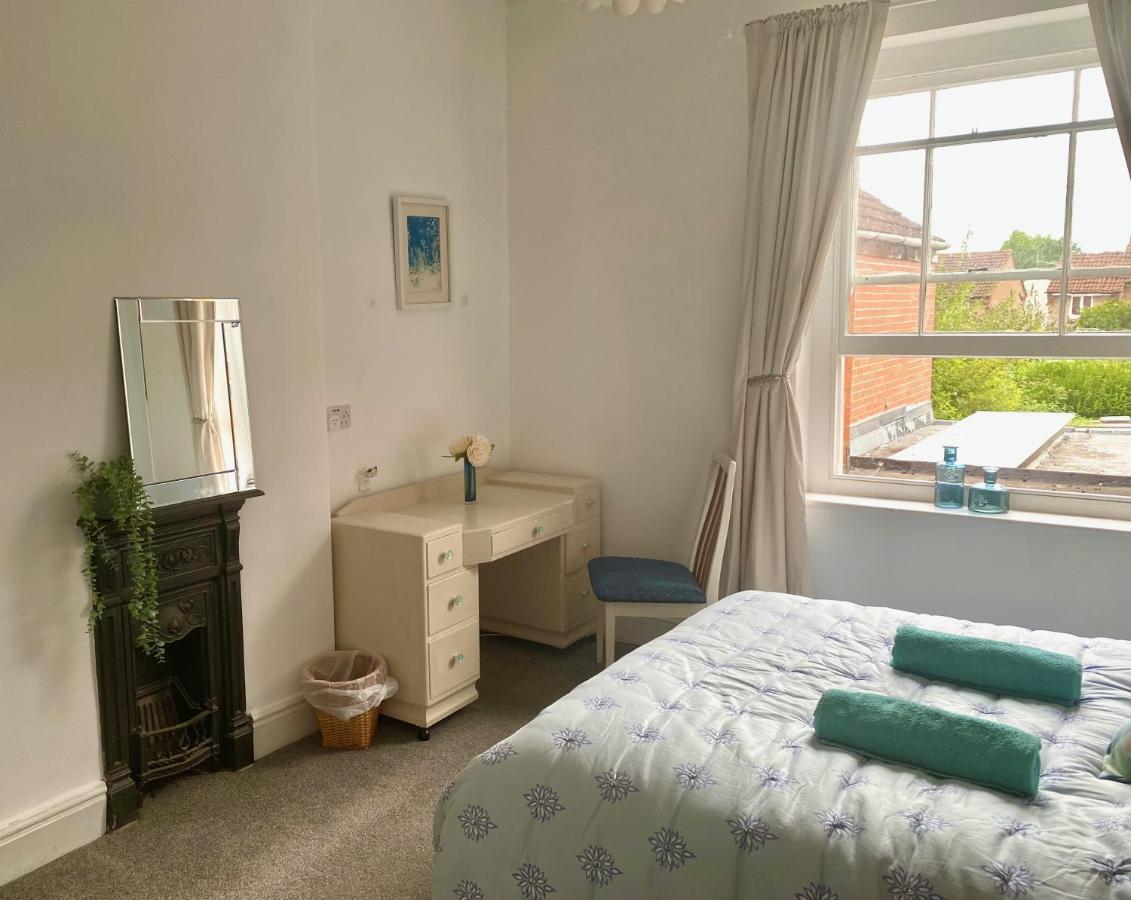 The Dragonfly Bnb, Glastonbury Ngoại thất bức ảnh