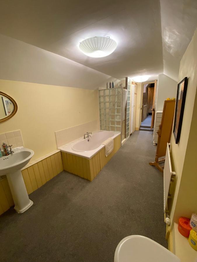 The Dragonfly Bnb, Glastonbury Ngoại thất bức ảnh