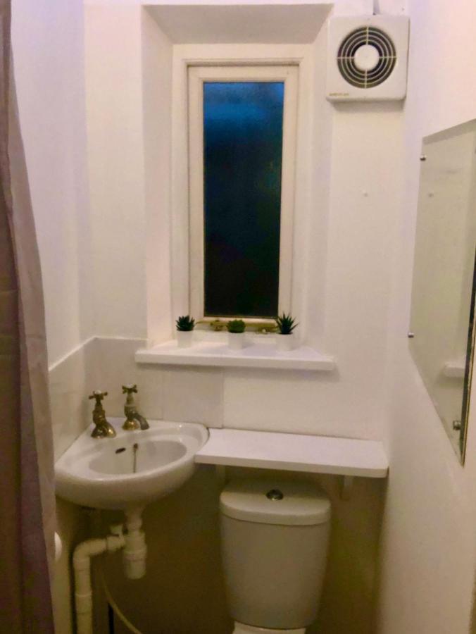 The Dragonfly Bnb, Glastonbury Ngoại thất bức ảnh