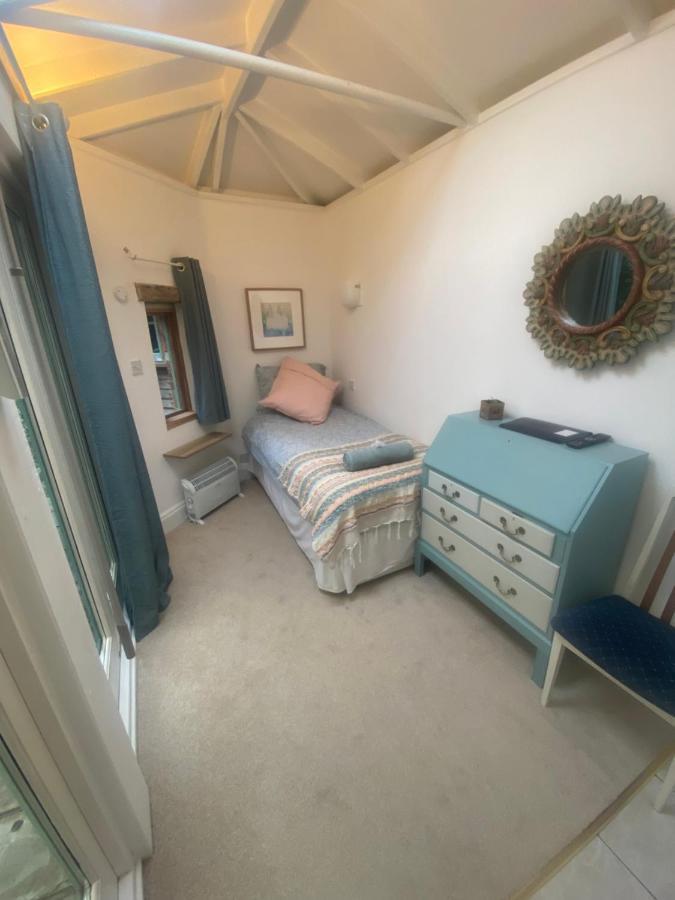 The Dragonfly Bnb, Glastonbury Ngoại thất bức ảnh